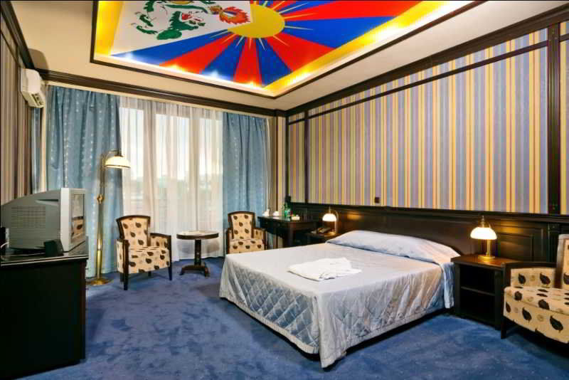 Attache Hotel Kiev Eksteriør bilde