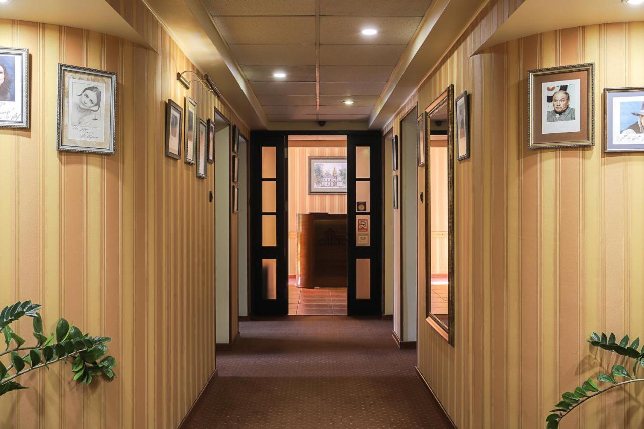 Attache Hotel Kiev Eksteriør bilde