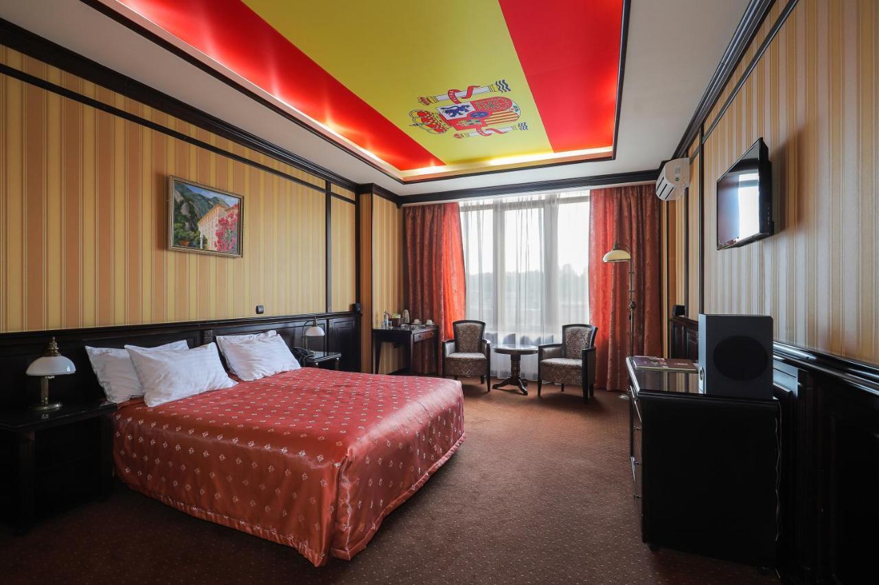 Attache Hotel Kiev Eksteriør bilde