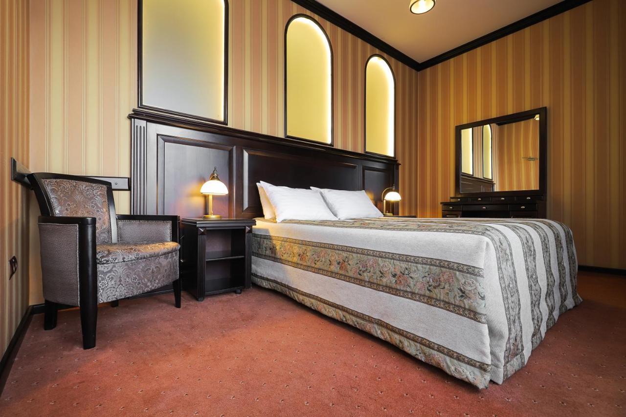 Attache Hotel Kiev Eksteriør bilde