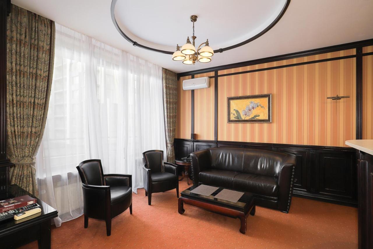 Attache Hotel Kiev Eksteriør bilde